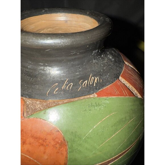 Celia Salazar Costa Rica Pura Vida Incised Vase 5.5” Hummingbird Iguana Turtle - Picture 4 of 16
